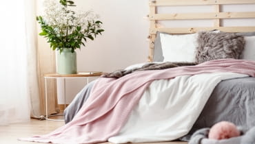 Jak wydzielić sypialnię w 45-metrowym mieszkaniu?