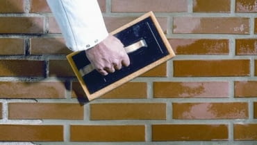 Do czyszczenia zabrudzonej powierzchni używa się narzędzi, którymi nie można jej uszkodzić: gąbek, pac gąbkowych lub miękkich szczotek. Do czyszczenia zabrudzonej powierzchni używa się narzędzi, którymi nie można jej uszkodzić: gąbek, pac gąbkowych lub miękkich szczotek.