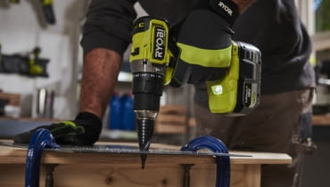 Jak zbudować podwyższoną grządkę z desek? Narzędzia, materiały i krok po kroku