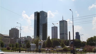 Wstępna koncepcja 170-metrowego wieżowca Roma Tower na działce Archidiecezji warszawskiej u zbiegu Nowogrodzkiej i ul. Emilii Plater Wstępna koncepcja 170-metrowego wieżowca Roma Tower na działce Archidiecezji warszawskiej u zbiegu Nowogrodzkiej i ul. Emilii Plater