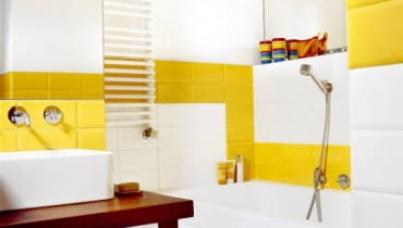 WNETRZA LAZIENKA ( BIALO - ZOLTA )