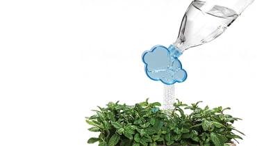 konewka, jak zamienić butelkę w konewkę, zabawny gadżet