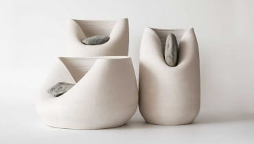 "Vase with stone", proj. Martin Azua i Marc Vidal wazon