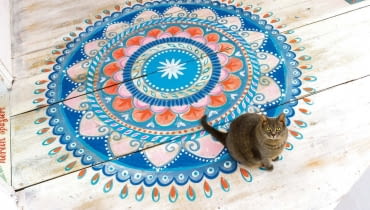,Mandala pattern on the floor, step available