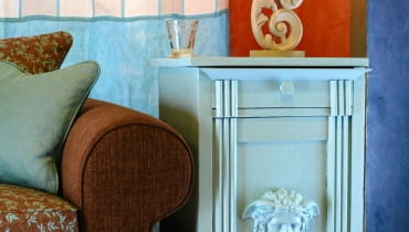 Co zrobić ze starą, pozbawioną urody i charakteru szafką? Odnów ją i nadaj jej styl. Pokazujemy krok po kroku, jak to zrobić. 12.12.2006 WARSZAWA - CZTERY KATY WNETRZA MEBLE - ODNOWIENIE STAREJ SZAFKI STYLIZACJA MARIANNA BAUMAN FOT. BRUNO FIDRYCH PUBLIKACJA CZTERY KATY NR 4 (186) - 4 2007 PUBLIKACJA PORADNIK DOMOWY NR 4 (236) - 4 2010 SLOWA KLUCZOWE: WNETRZA MEBLE ZDJĘCIE DO WKŁADKI: PUBLIKACJA CZTERY KATY NR 4 (186) - CZASOPISMA