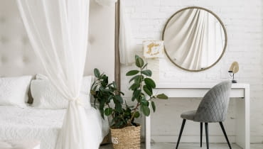 Łóżko z baldachimem baldachim