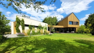 Fasada Roku 2023: Nagroda w kategorii "Dom jednorodzinny nowy". BIN House w Warszawie. Proj. Beczak / Beczak / Architekci. Fasada Roku 2023: Nagroda w kategorii "Dom jednorodzinny nowy". BIN House w Warszawie. Proj. Beczak / Beczak / Architekci.