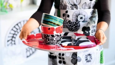 Maki, kultowy już wzór, teraz rozkwitają także na ceramicznych i plastikowych naczyniach. Maki, kultowy już wzór, teraz rozkwitają także na ceramicznych i plastikowych naczyniach.