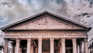 Panteon w Rzymie - fronton