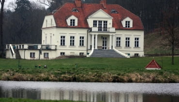 04.04.2008 CHOBIELIN , DWOREK NALEZACY DO MINISTRA SPRAW ZAGRANICZNYCH RADOSLAWA SIKORSKIEGO . FOT. KRZYSZTOF SZATKOWSKI / AGENCJA GAZETA