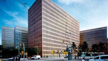 jean nouvel, herzog and de meuron, antonio gaudi, architektura, top 10, santiago calatrava, barcelona, hiszpania