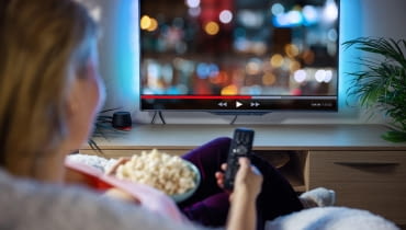 Telewizja przez internet w wynajmowanym mieszkaniu – rozwiązanie bez montażu