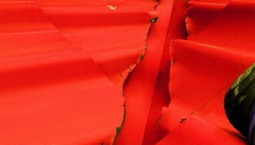 Arkusze blachodachówki cięte nieodpowiednimi narzędziami szybko rdzewieją Arkusze blachodachówki cięte nieodpowiednimi narzędziami szybko rdzewieją