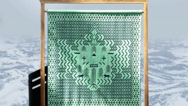 Kult morza - tkanina zainspirowana dawnymi obrzędami słowiańskimi oraz obchodami dnia Morza z czasów dwudziestolecia międzywojennego