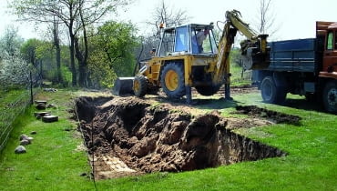 Całkowicie zagłębiona niecka wymaga wykonania wykopu baseny domowe i ogrodowe