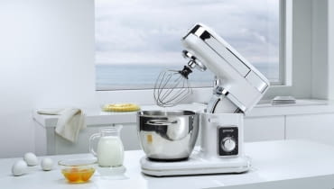 MMC 800, robot wielozadaniowy z misą, planetarny, moc 800 W, 6 poziomów prędkości, misa ze stali nierdzewnej, poj. 4,5, l999 zł, Gorenje. MMC 800, robot wielozadaniowy z misą, planetarny, moc 800 W, 6 poziomów prędkości, misa ze stali nierdzewnej, poj. 4,5 l?999?zł?Gorenje.