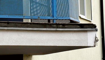 Nieumiejętny wybór technologii wykonania izolacji przeciwwilgociowej balkonu nawet w krótkim czasie może doprowadzić do kosztownego i pracochłonnego remontu izolacja balkonów, izolacja balkonu
