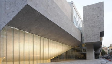 Universytet Luigi Bocconi w Mediolanie. Proj. Grafton Architects Universytet Luigi Bocconi w Mediolanie. Proj. Grafton Architects