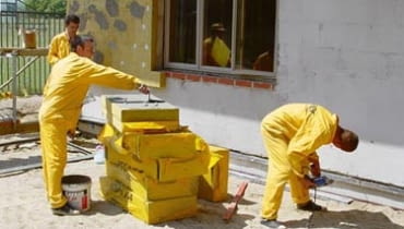 Bezspoinowe systemy ociepleń z zastosowaniem wełny mineralnej można układać zarówno na istniejących, jak i na dopiero powstających budynkach. DO JEDNORAZOWEJ PUBLIKACJI