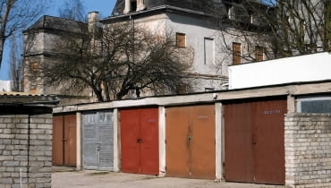 Sprzedaż garażu bywa bardziej kłopotliwa niż sprzedaż mieszkania 14.03.2014. Płock. Garaże. Fot. IREK CIESLAK / AGENCJA GAZETA