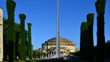 Iglica przed Halą Stulecia we Wrocławiu