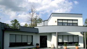Zabezpieczenia okien w domu jednorodzinnym warto dostosować do stopnia zagrożenia włamaniem Zabezpieczenia okien w domu jednorodzinnym warto dostosować do stopnia zagrożenia włamaniem