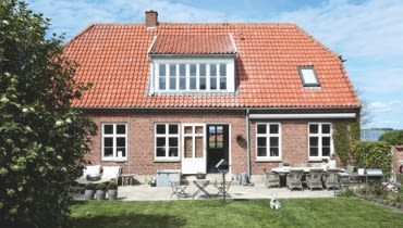 Dom w starej szkole. dom w szkole, dom w skandynawskim stylu