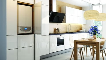 Kotły stojące, z wyglądu przypominające lodówkę, potrzebują niedużej powierzchni do montażu Kotły stojące, z wyglądu przypominające lodówkę, potrzebują niedużej powierzchni do montażu