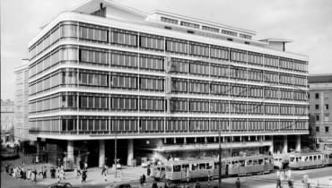 Centralny Dom Towarowy w Warszawie, projekt: Z.Ihnatowicz i J. Romański Centralny Dom Towarowy w Warszawie, projekt: Z.Ihnatowicz i J. Romański