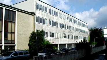 Modernizacja obiektu z lat 70-tych, przebudowa biurowca na obiekt mieszkaniowy - Blauraum Architekten hamburg, blauraum, modernizacja