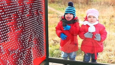 Metamorfoza przystanków autobusowych w Gdyni; proj. Dominika Janicka i Anna Jankowska (pracownia A12) przy współpracy Michała Idźkowskiego nowoczesne przystanki, design na przystanku, design w mieście