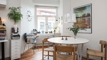 Design w domu: skandynawskie mieszkanie. W kuchni zaaranżowano kącik jadalny. Design w domu: skandynawskie mieszkanie. W kuchni zaaranżowano kącik jadalny.