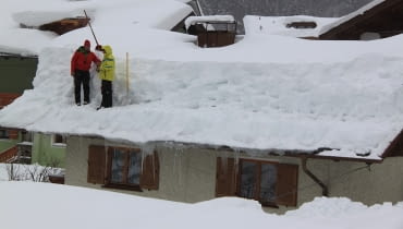 Jak prawidłowo odśnieżać dach? Jak prawidłowo odśnieżać dach?