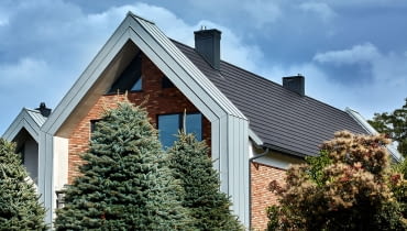 Murowane detale dachu: jak zabezpieczyć newralgiczne punkty konstrukcji? Murowane detale dachu: jak zabezpieczyć newralgiczne punkty konstrukcji?