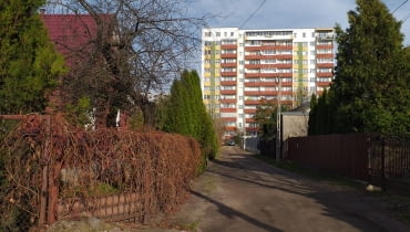 Osiedle Białostoczek powstało w miejscu wsi o tej samej nazwie. Między blokami wciąż można odnaleźć jej pozostałości.