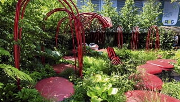 25.05.2011 LONDYN CHELSEA FLOWER SHOW NA ZDJECIU OGROD POKAZOWY ALEJKA , SCIEZKA , OCZKO WODNE DLA CZASOPISMA FOT. ARKADIUSZ SCICHOCKI / AGENCJA GAZETA SLOWA KLUCZOWE: OGROD