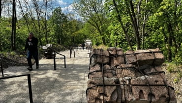 Park Akcji "Burza" przy kopcu Powstania Warszawskiego w Warszawie. Proj. topoScape i Archigrest.