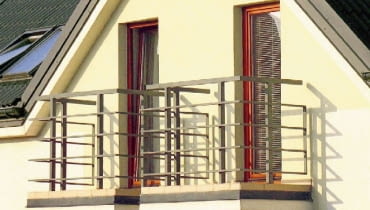Balkon wymaga szczególnie starannego zaprojektowania i właściwego wykonania zarówno samej konstrukcji, jak i wszystkich warstw izolacji Balkon wymaga szczególnie starannego zaprojektowania i właściwego wykonania zarówno samej konstrukcji, jak i wszystkich warstw izolacji