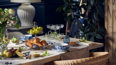 Kolorowe szkło w aranżacji stołu Kolorowe szkło w aranżacji stołu