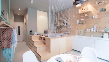 mieszkanie, mieszkanie w budapeszcie, sklejka, mieszkanie pełne sklejki