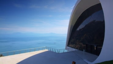 Audytorium w Ravello. Proj. Oscar Niemeyer.