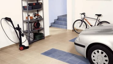 Wyłożona gresem podłoga garażu będzie trwała, pod warunkiem że nie zapomnimy o dylatacjach oddzielających warstwy podłogi od elementów konstrukcyjnych (ścian) oraz tych, które podzielą wylewkę na mniejsze części ONE TIME USE ONLY DO JEDNOKROTNEJ PUBLIKACJI