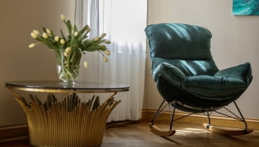 Fotel Berco i stolik Vaza Fotel Berco i stolik Vaza