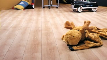 Warto, by panele podłogowe do pokoju dziecięcego miały powłokę elektrostatyczną i antybakteryjną Warto, by panele podłogowe do pokoju dziecięcego miały powłokę elektrostatyczną i antybakteryjną