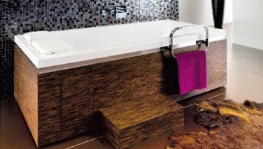 Osoby o ponadprzeciętnym wzroście powinny szukać niestandardowych rozwiązań - na przykład ten model wanny ma 200 cm długości Osoby o ponadprzeciętnym wzroście powinny szukać niestandardowych rozwiązań - na przykład ten model wanny ma 200 cm długości