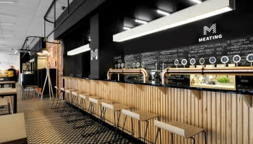 „Delikatesy” w Opolu. Food court w stylu vintage „Delikatesy” w Opolu. Food court w stylu vintage