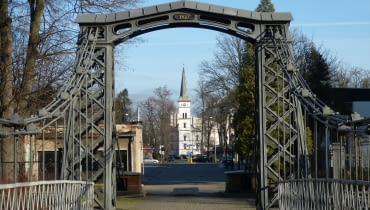 Żelazny most wiszący w Ozimku Żelazny most wiszący w Ozimku