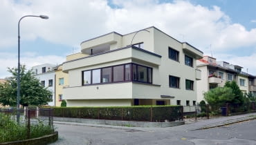 osiedle Novy Dum, widok współczesny, fot. Barbora i Karel Ponešovi, 2011 Pr vodce po brn'nském funkcionalismu. Projekt mapuj~c~ brn'nské architektonické d'dictv~.