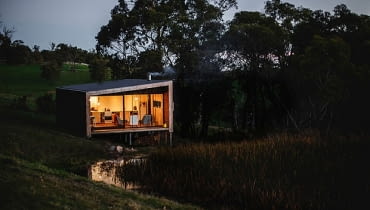 Dom nad jeziorem - proj. Branch Studio Architects dom nad jeziorem, prosty dom, nowoczesny dom, jak urządzić nowoczesny dom, minimalistyczny dom, dom na wakacje