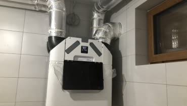 Dzięki odzyskowi ciepła rekuperacja pozwala obniżyć koszty ogrzewania domu. Oszczędności mogą sięgnąć nawet o 50% Dzięki odzyskowi ciepła rekuperacja pozwala obniżyć koszty ogrzewania domu. Oszczędności mogą sięgnąć nawet o 50%